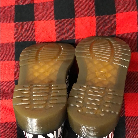 Women’s Dr. Martens Delaney Boots Zebra Size 7 NEW - Picture 5 of 6